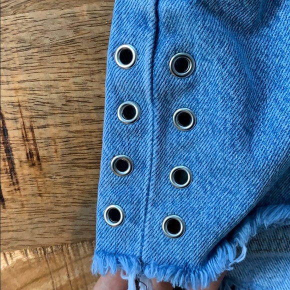 Levi shorts - Picture 4 of 4